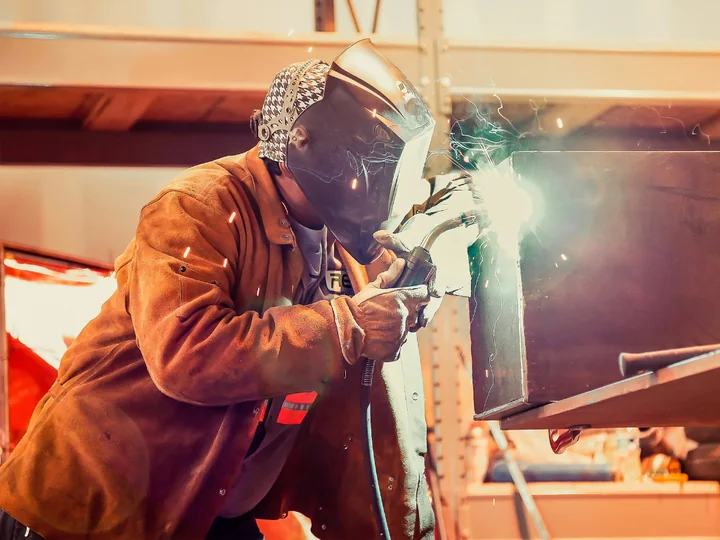Wynajem spawaczy MIG/MAG - szybkie uzupełnienie zespołu produkcyjnego