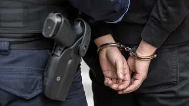 Kradzież alkoholu i gaz pieprzowy w Wejherowie. 21-latek tymczasowo aresztowany