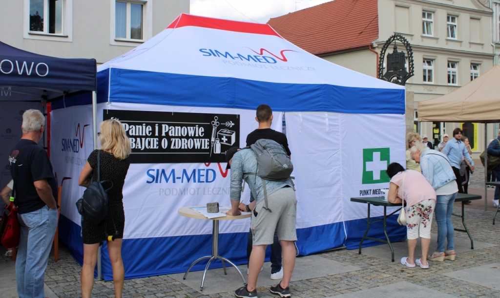 UM Wejherowo: Duże zainteresowanie w mobilnym punkcie szczepień i spisu powszechnego