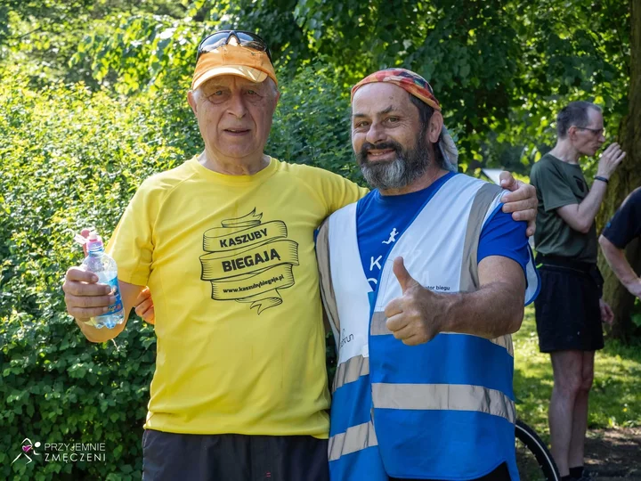 Obrazek przedstawia grafikę promocyjną wydarzenia Bezpłatny parkrun 5 km w Parku Miejskim w Wejherowie