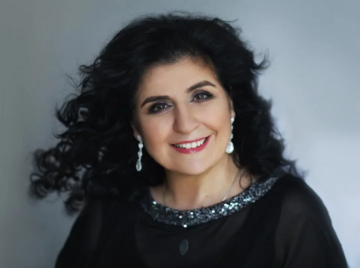 Obrazek przedstawia grafikę promocyjną wydarzenia Koncert Eleni w Filharmonii Kaszubskiej