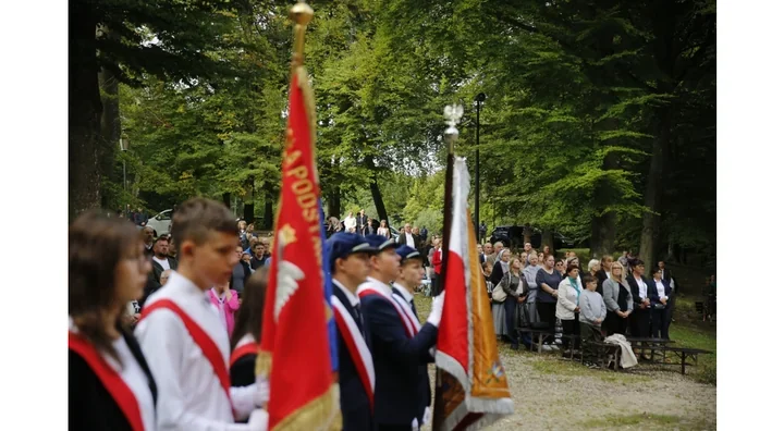 Ostatni odpust kalwaryjski w tym roku zgromadził szkolne delegacje