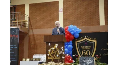 Elektryk od 60 lat wychowuje fachowców i pilnuje szkolnej tradycji