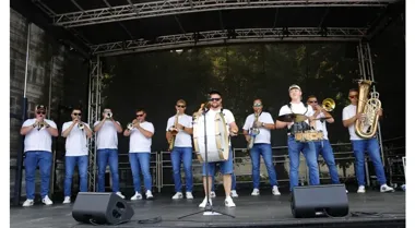 Muzyka, rytm i tańce pod sceną. Letni koncert w Wejherowie
