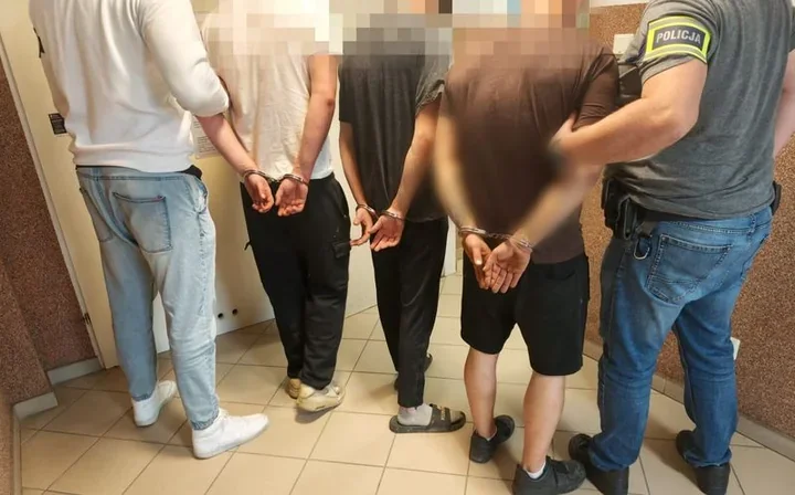 Podejrzany samochód i zapamiętane tablice. Trzech mężczyzn zatrzymanych w Gniewinie
