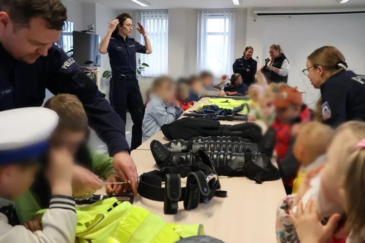 Dzieci z Luzina zobaczyły wejherowską komendę od środka przed wakacjami