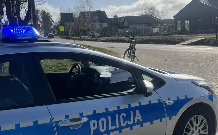 Sekundy nieuwagi w Luzinie - rowerzystka uderzyła w bok Toyoty