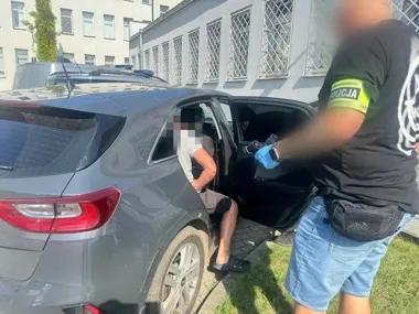 Wspólnie pili alkohol, potem pobili 29-latka i zabrali mu telefon