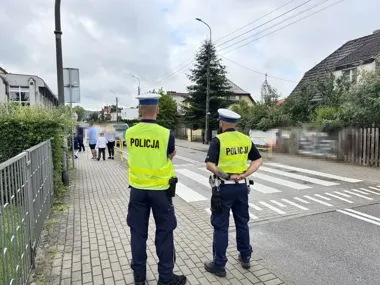 Policjanci pilnują szkół w powiecie wejherowskim - kontrole potrwają do piątku