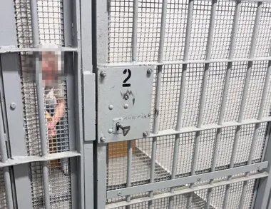Nerwowe zachowanie przy radiowozie zdradziło 26-latka z mefedronem