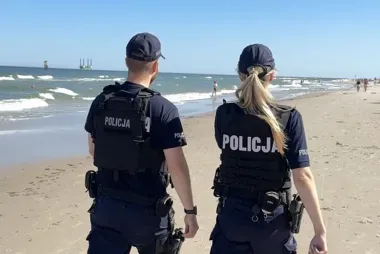 Upał w aucie i chwila nieuwagi. Policja z Wejherowa ostrzega