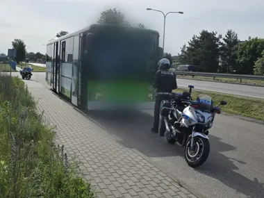 Dwa autokary sprawdzone pod Wejherowem - policja nie znalazła usterek