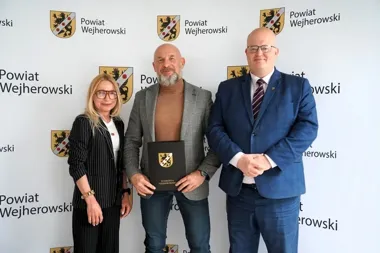 195 tys. zł dla 12 klubów sportowych – powiat inwestuje w młode talenty