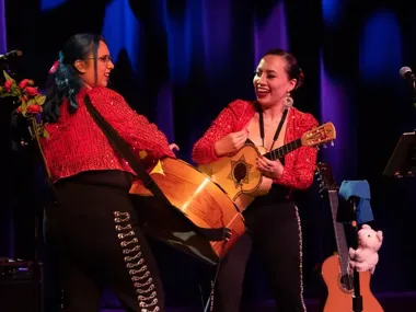 Flor de Toloache w obiektywie - wieczór z Siesta w Drodze żyje dalej na zdjęciach